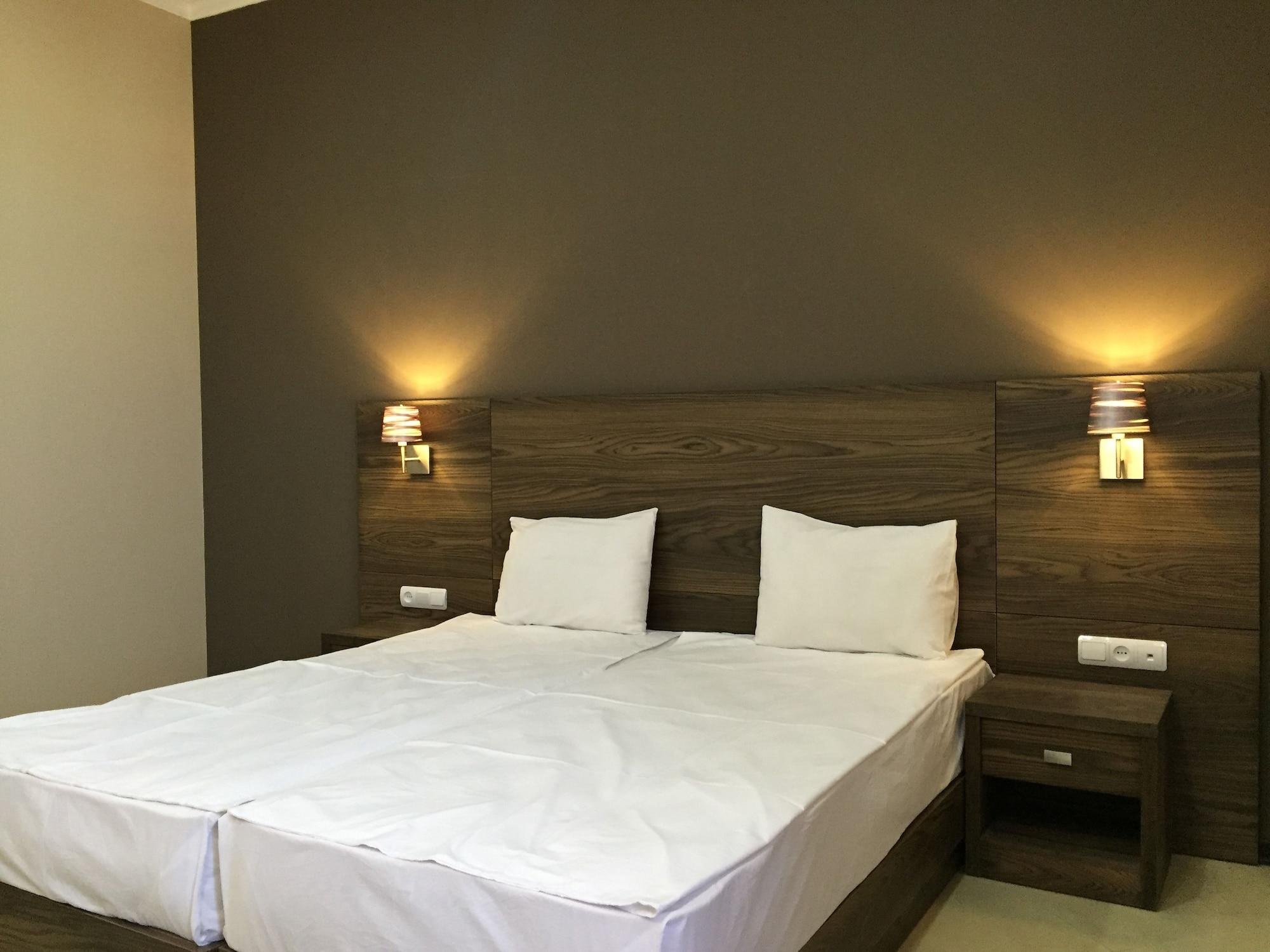 Primer Hotel エレバン エクステリア 写真